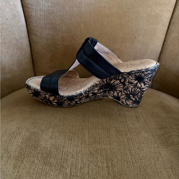 Born T-Strap Peep Toe Sandals Size 8 Cork Wedge - Picture 5 of 11
